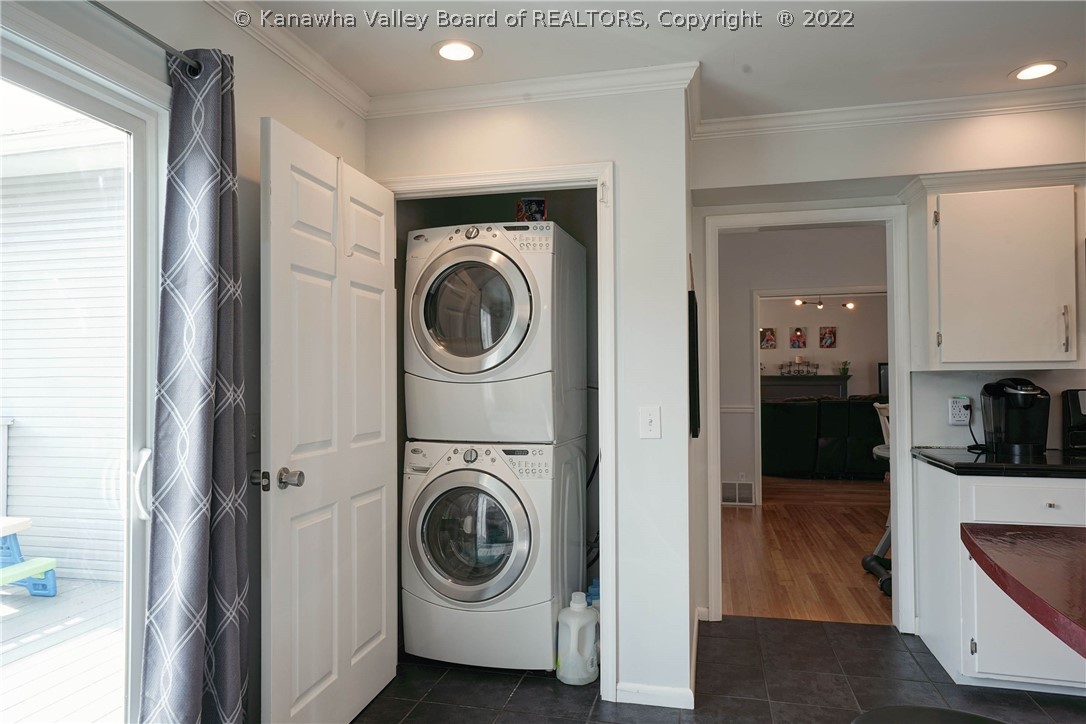 1102 Oakmont Road Charleston, WV 25314 - Photo 17 of 37 Gallery Image 17