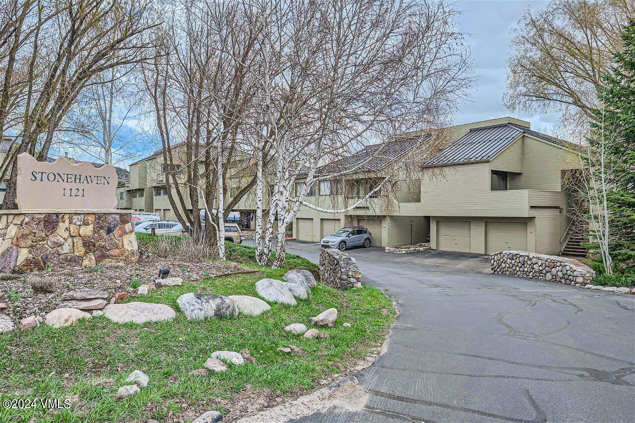 1121 Berry Creek Road, Unit B1 Edwards, CO 81632 - Photo 1 of 24 Exterior Front
