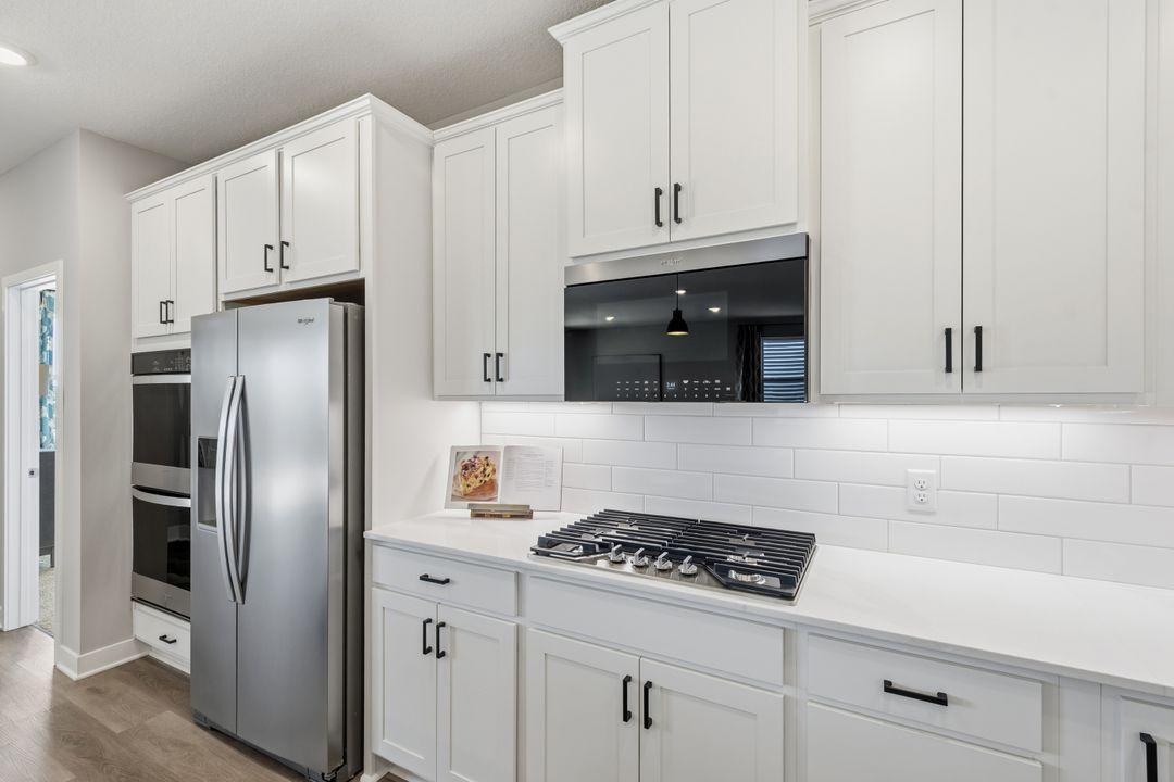 1690 Zumbro Avenue Shakopee, MN 55379 - Photo 3 of 24