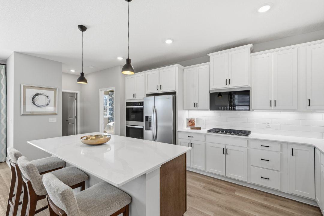 1690 Zumbro Avenue Shakopee, MN 55379 - Photo 4 of 24