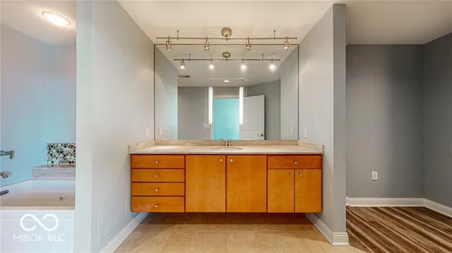$719,000 | 333 Massachusetts Avenue, Unit 405, Indianapolis, IN 46204