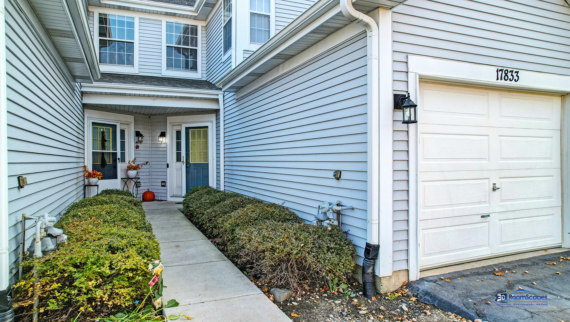 17833 Braewick Road Gurnee, IL 60031 - Photo 3 of 33 a front view of a house