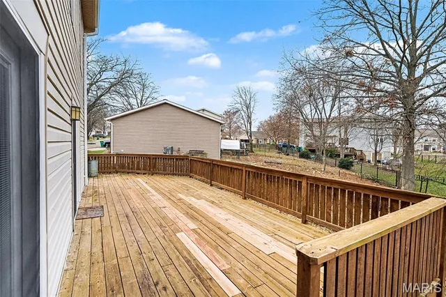 $370,000 | 1205 Newport Landing Drive, Fenton, MO 63026