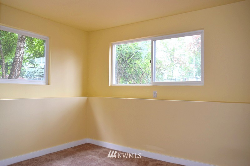 853 Hoquiam Avenue Northeast Renton, WA 98059 - Photo 11 of 22 Gallery Image 11