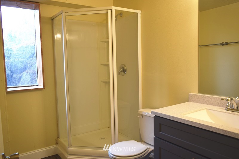 853 Hoquiam Avenue Northeast Renton, WA 98059 - Photo 12 of 22 Gallery Image 12