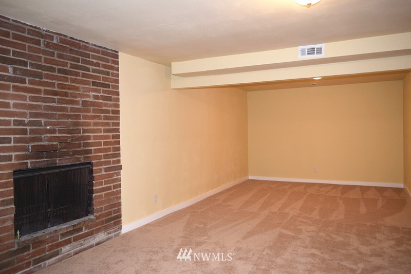 853 Hoquiam Avenue Northeast Renton, WA 98059 - Photo 18 of 22 Gallery Image 18