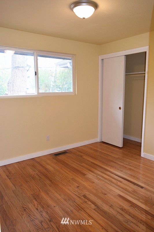853 Hoquiam Avenue Northeast Renton, WA 98059 - Photo 8 of 22 Gallery Image 8