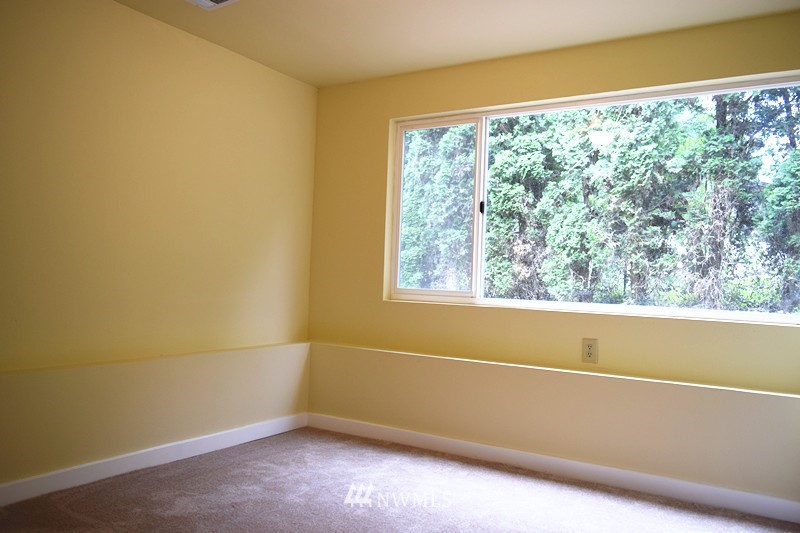 853 Hoquiam Avenue Northeast Renton, WA 98059 - Photo 9 of 22 Gallery Image 9