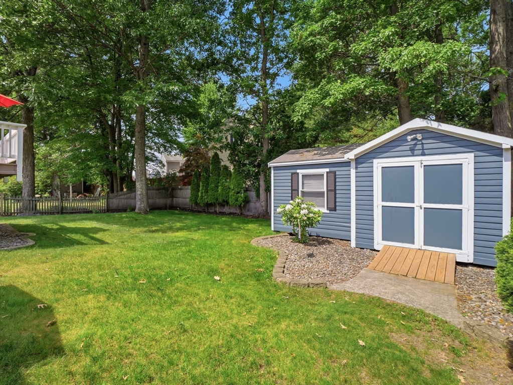 48 Oak Knoll Road Lowell, MA 01852 - Photo 37 of 41