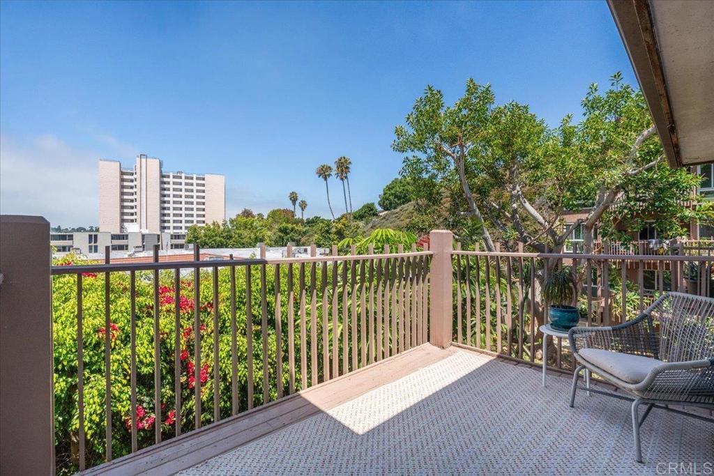 2600 Torrey Pines Road, Unit B38 La Jolla, CA 92037 - Photo 20 of 28 3rd floor balcony