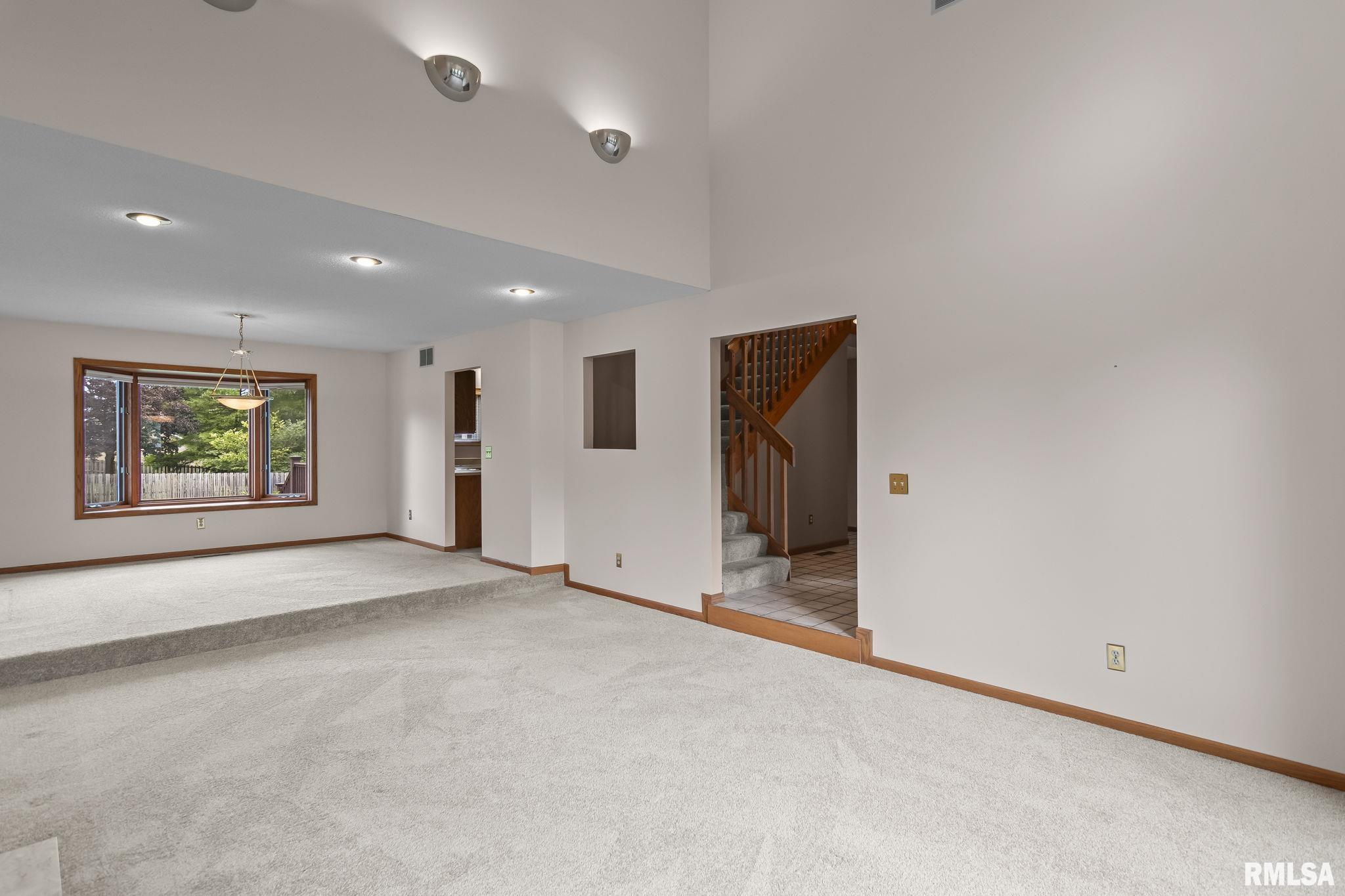 209 Prestwick Road Springfield, IL 62702 - Photo 10 of 31 Gallery Image 10