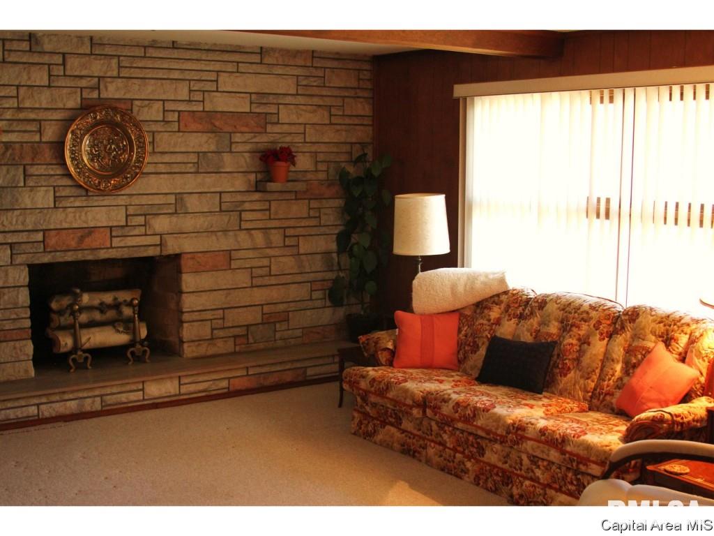 5101 Oak Crest Road Springfield, IL 62707 - Photo 3 of 20