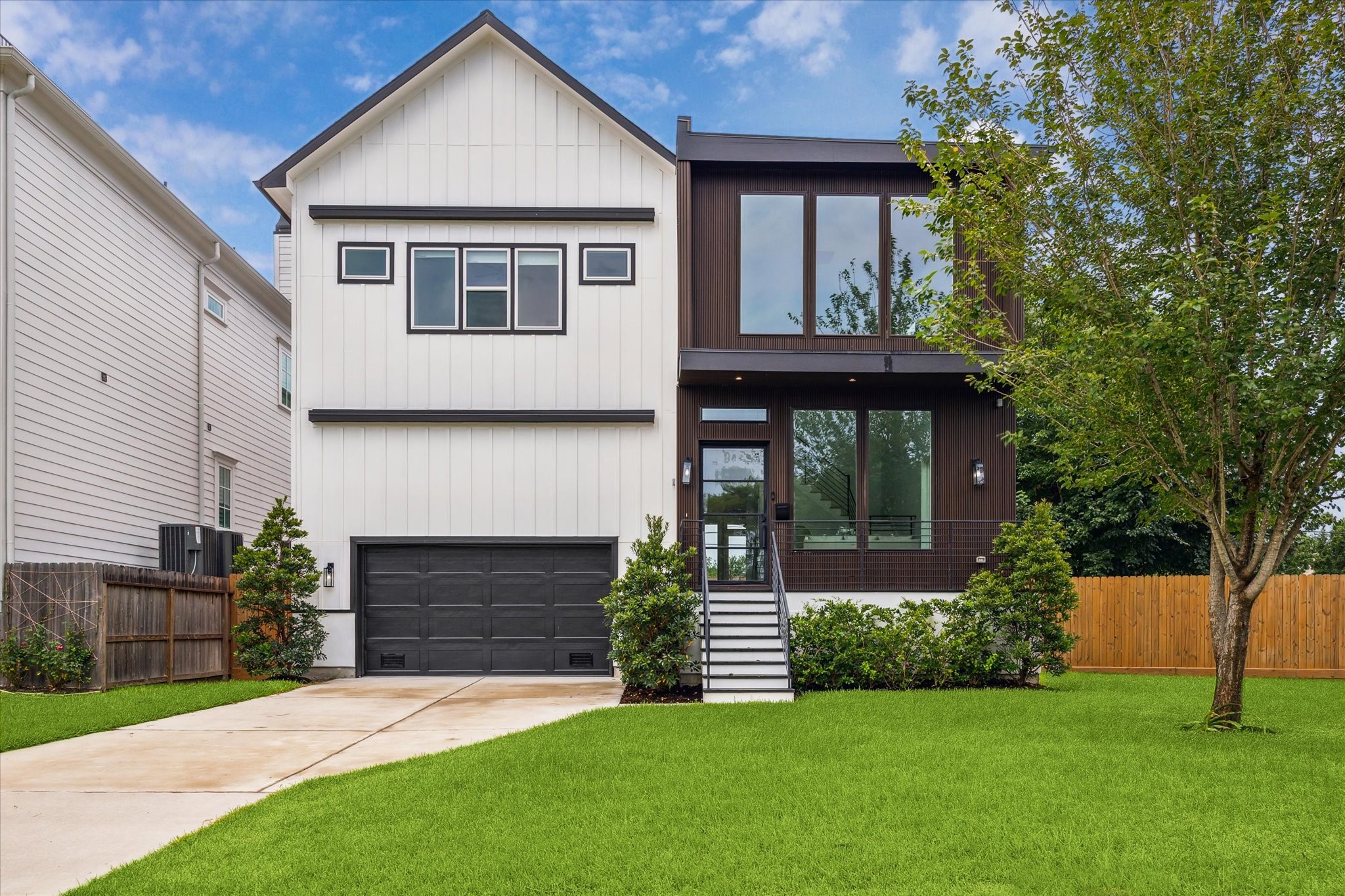 Welcome to 2202 Hewitt!