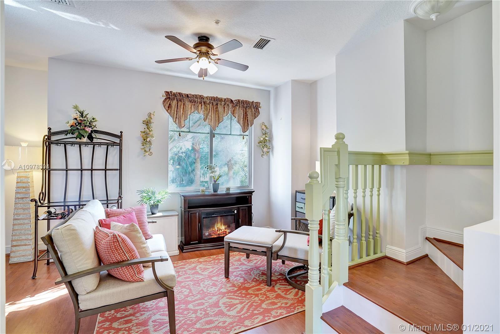535 Northwest 35th Place Boca Raton, FL 33431 - Photo 25 of 52 SITTING AREA IN THE DINNING ROOM - 2ND FLOOR