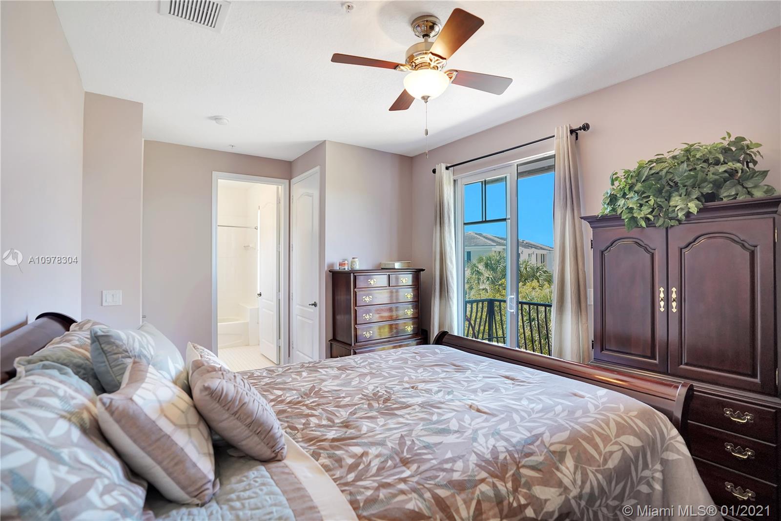 535 Northwest 35th Place Boca Raton, FL 33431 - Photo 29 of 52 GUEST BEDROOM AND BATHROOM 3RD FLOOR