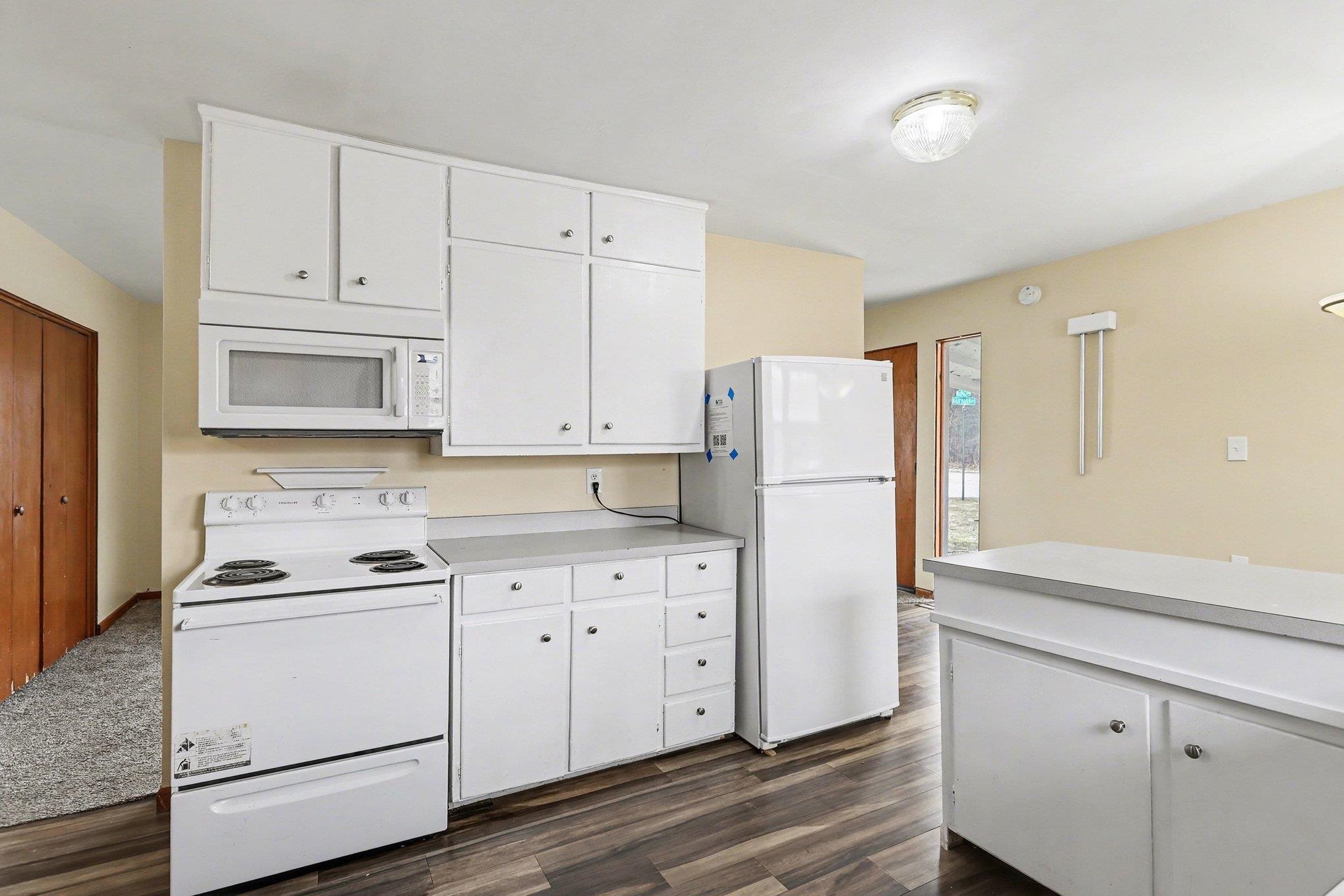 513 West Ridge Road Bay City, MI 48708 - Photo 9 of 21
