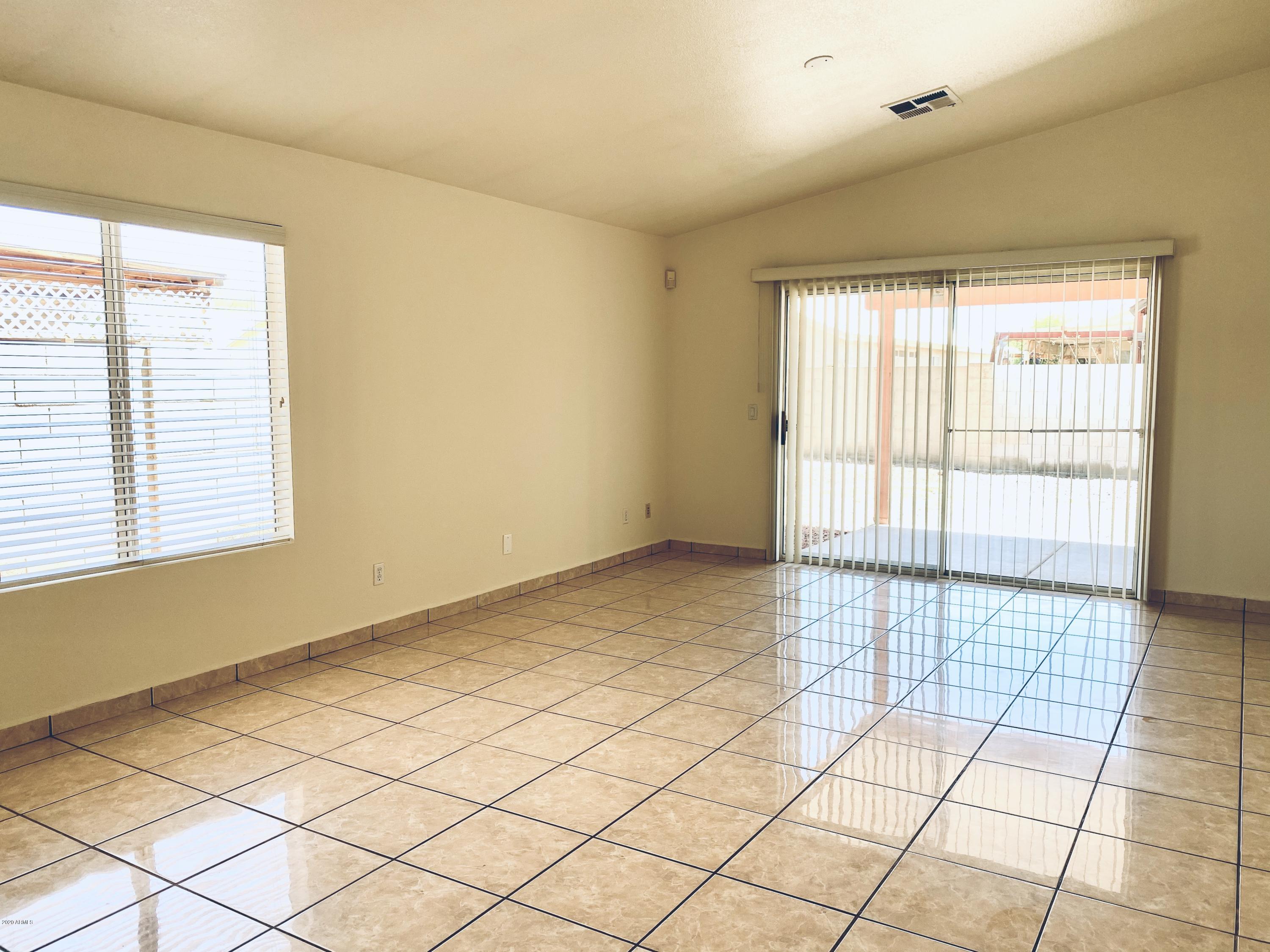 9033 West Monte Vista Road Phoenix, AZ 85037 - Photo 5 of 22 IMG_0871