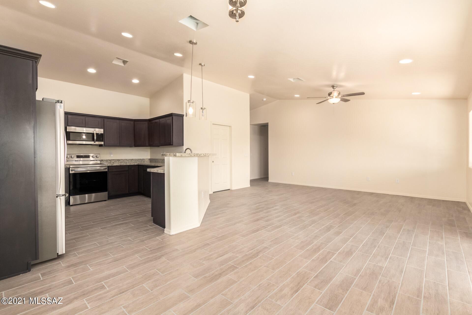 149 Calle Tiburon Rio Rico, AZ 85648 - Photo 7 of 34