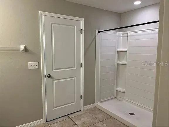 $2,300 | 1606 Redmond Brook Lane, Ruskin, FL 33570