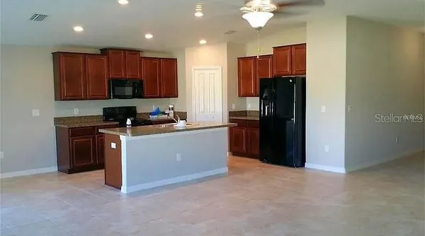 $2,300 | 1606 Redmond Brook Lane, Ruskin, FL 33570