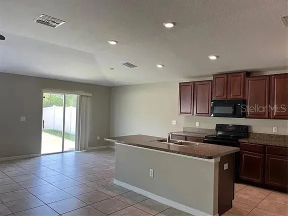 $2,300 | 1606 Redmond Brook Lane, Ruskin, FL 33570