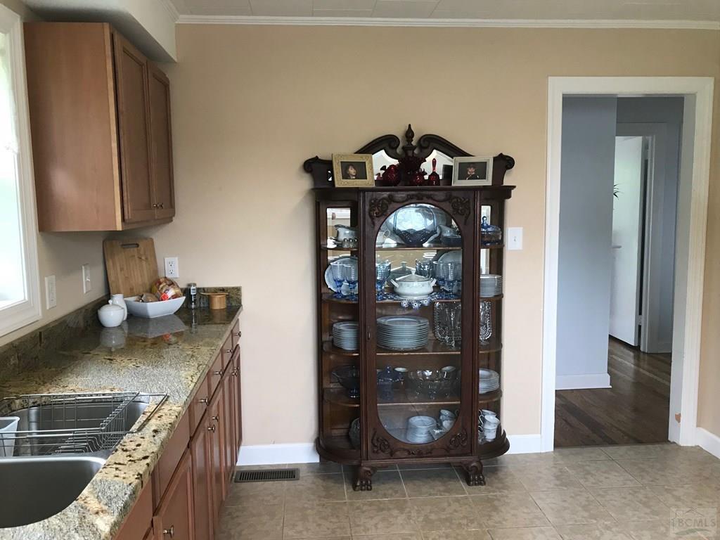 121 Whitley Road Morganton, NC 28655 - Photo 8 of 26 Gallery Image 8
