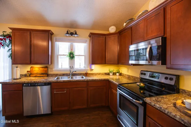 $385,000 | 22 Michaels Drive, Queensbury, NY 12804