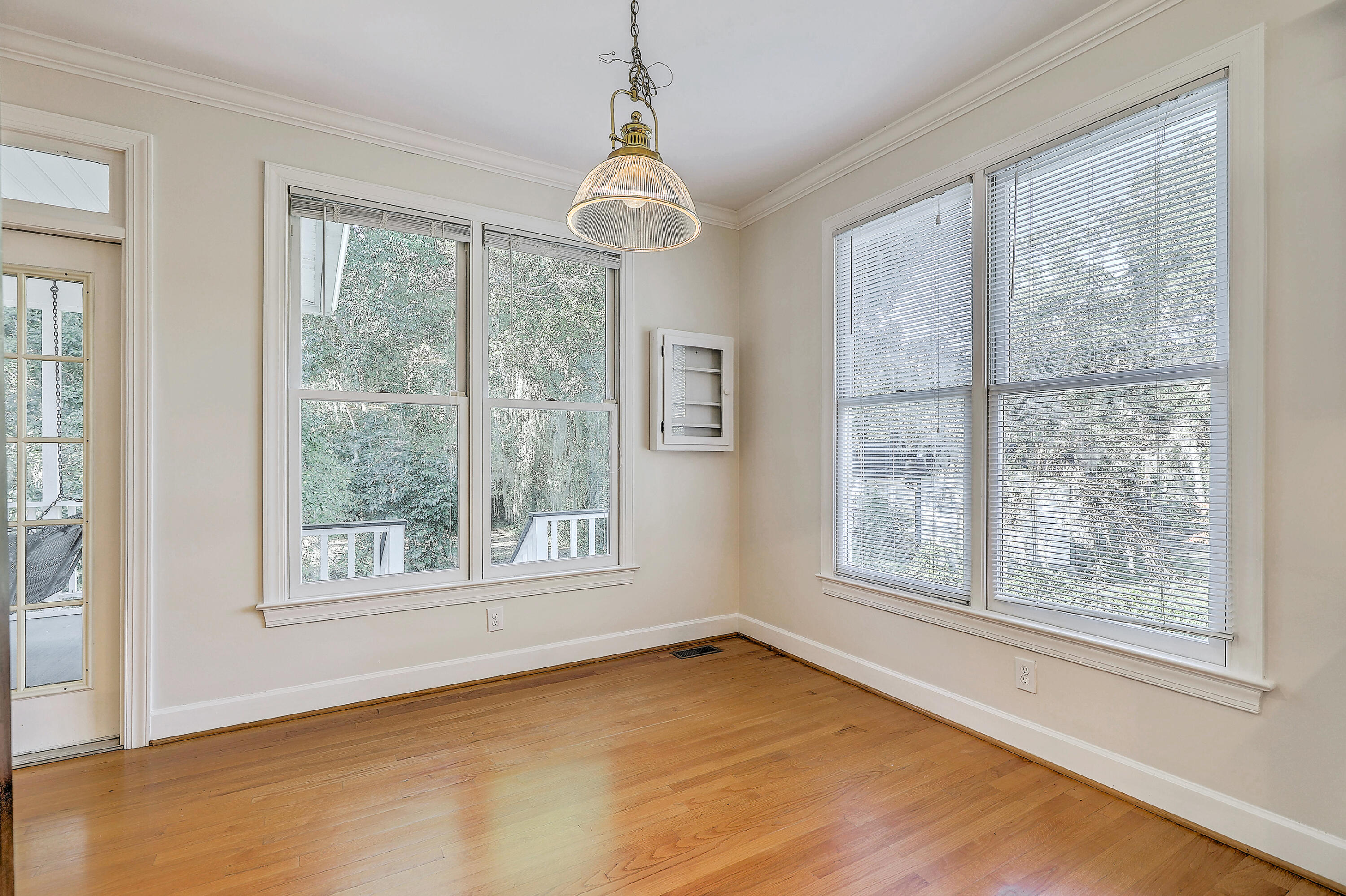 317 Rutherford Street Summerville, SC 29483 - Photo 19 of 50 Breakfast Area