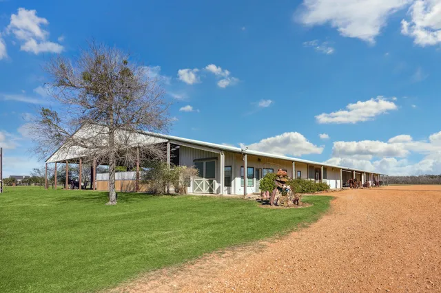 $1,400,000 | 40570 Wildlife Run, Hempstead, TX 77445