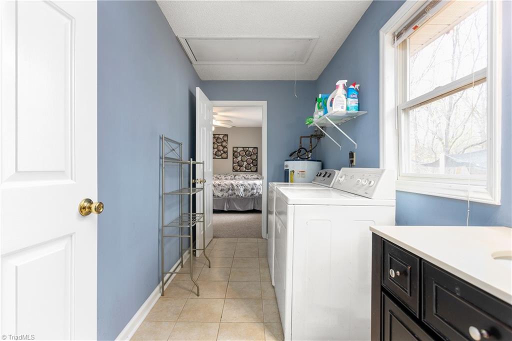 4306 Edgemore Road Greensboro, NC 27455 - Photo 17 of 26 Gallery Image 17