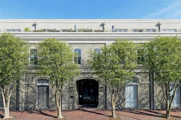 $2,000,000 | 840 Tchoupitoulas Street, Unit 312, New Orleans, LA 70130