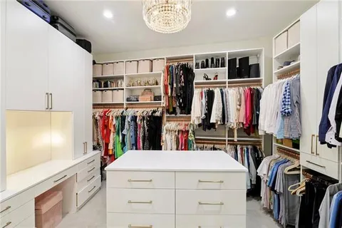 $2,000,000 | 840 Tchoupitoulas Street, Unit 312, New Orleans, LA 70130