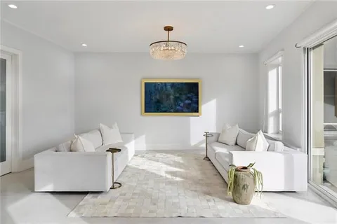 $2,000,000 | 840 Tchoupitoulas Street, Unit 312, New Orleans, LA 70130