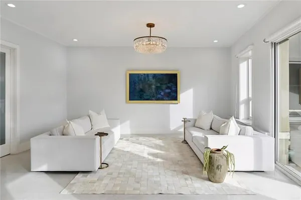$2,000,000 | 840 Tchoupitoulas Street, Unit 312, New Orleans, LA 70130