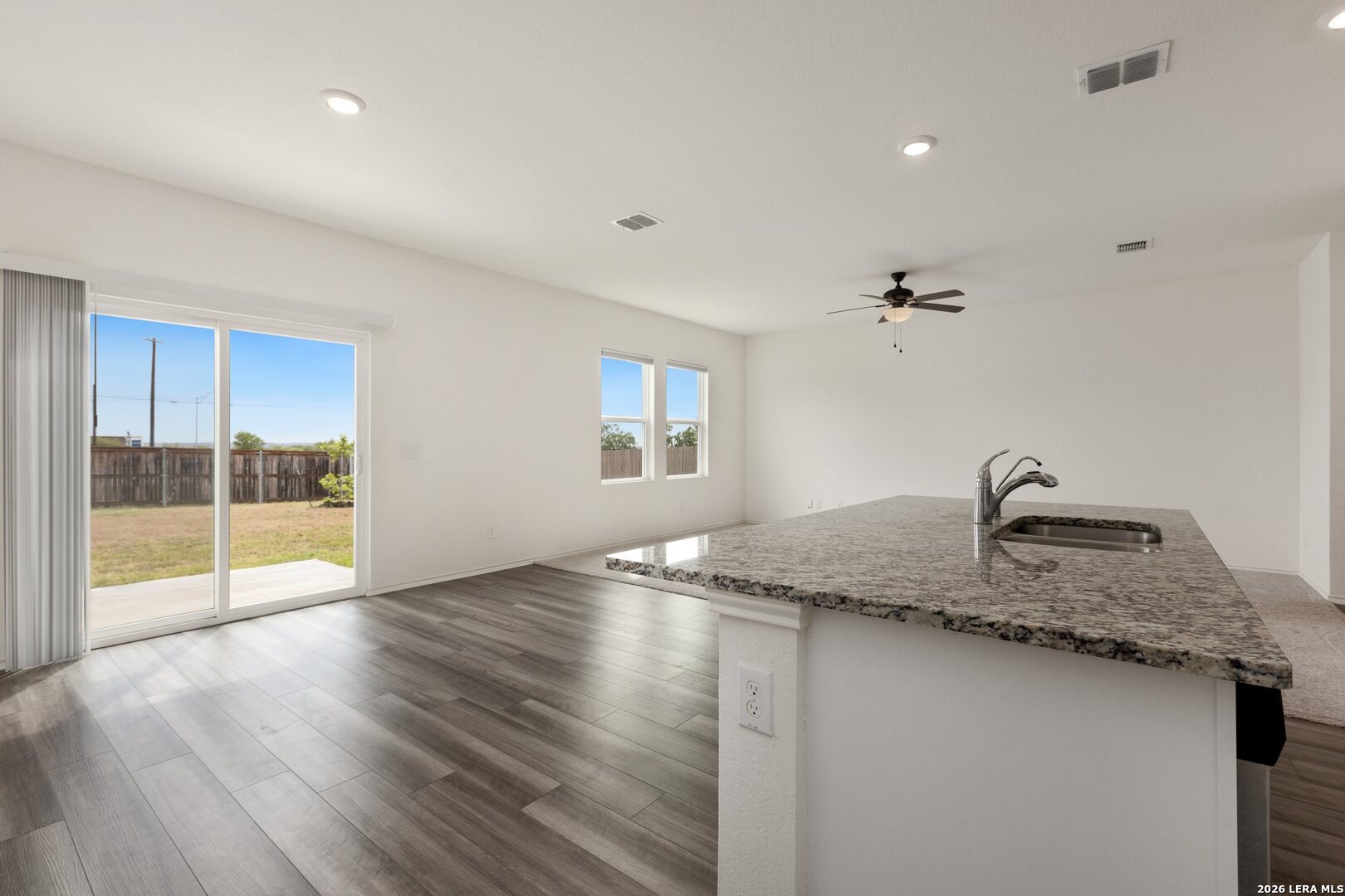 5535 Rue Girard Converse, TX 78109 - Photo 10 of 47