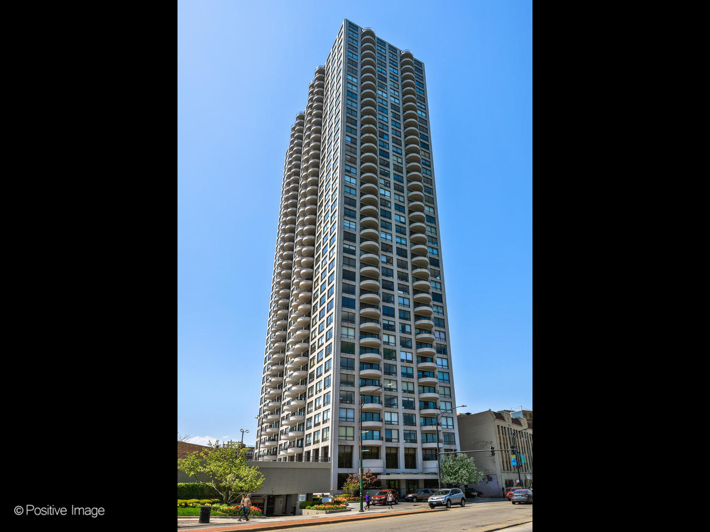 2020 North Lincoln Park W Unit 7G  