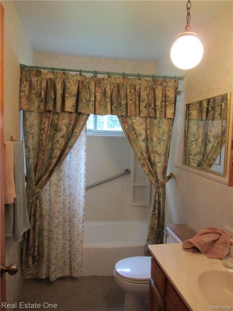 15410 Beech Daly Road Taylor, MI 48180 - Photo 14 of 48 057 - Copy.JPG