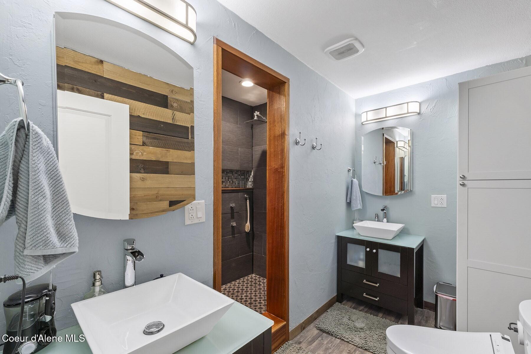 11341 North Church Road Rathdrum, ID 83858 - Photo 24 of 66 Dual Vanities