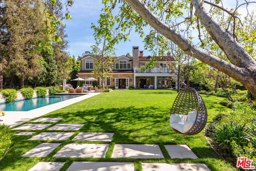 285 Homewood Road Los Angeles, CA 90049 - Photo 1 of 1