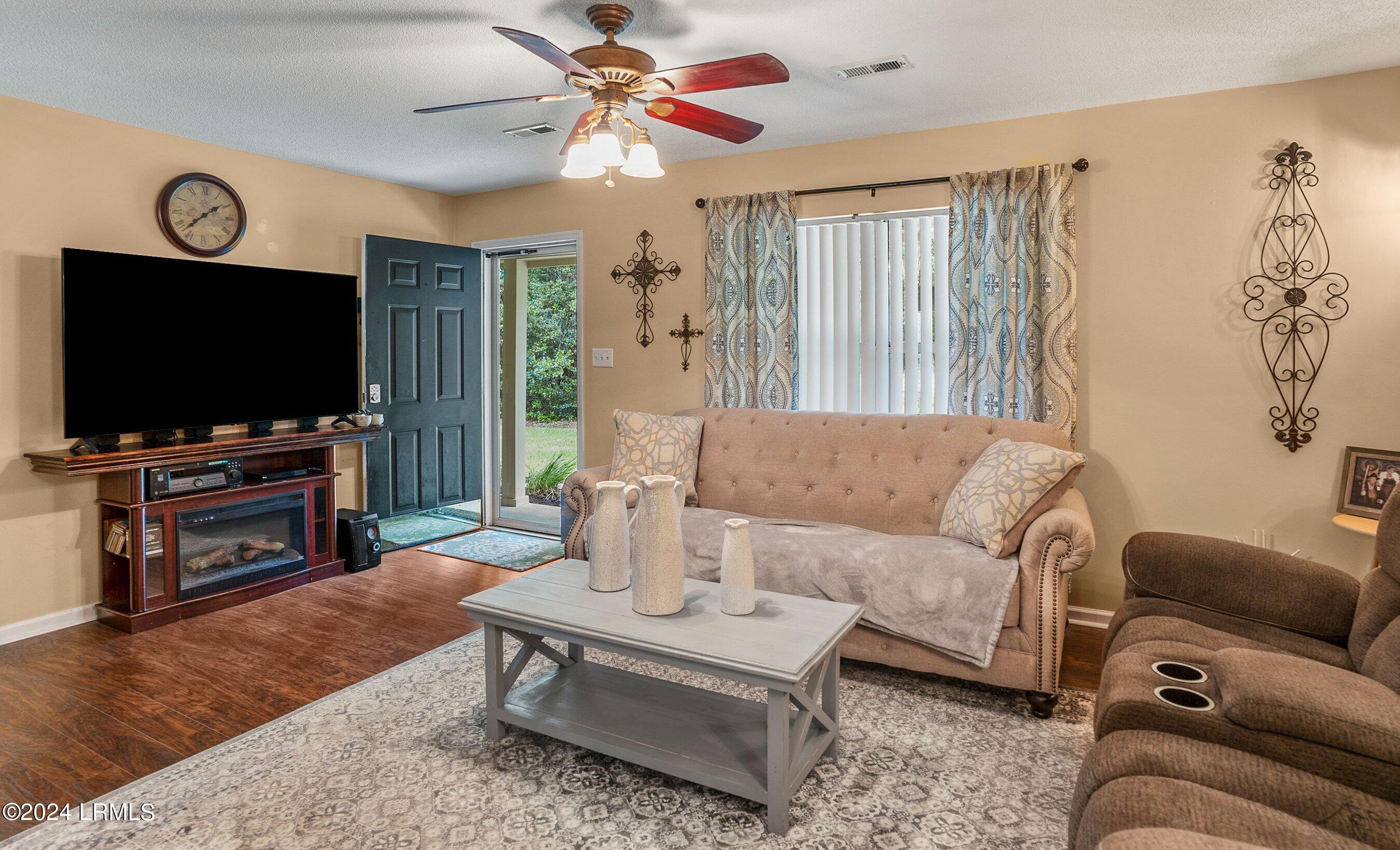 49 Hewlett Road Beaufort, SC 29907 - Photo 5 of 26 DSC03939-15-1.jpg-SMALL