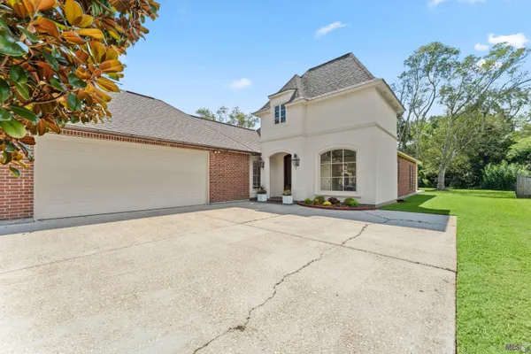 $367,000 | 365 South Club Avenue, St. Gabriel, LA 70776