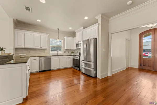 $367,000 | 365 South Club Avenue, St. Gabriel, LA 70776