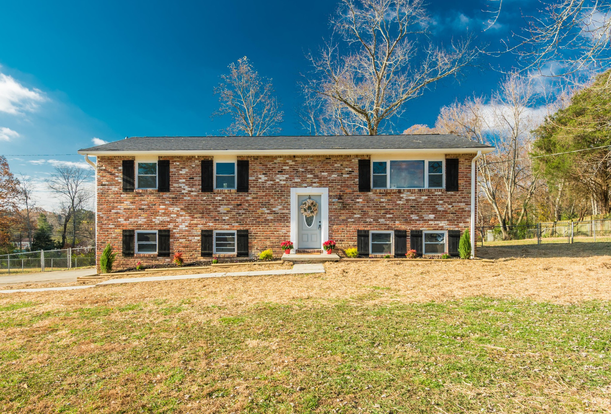 2201 Roundtree Road Knoxville, TN 37923 - Photo 1 of 40