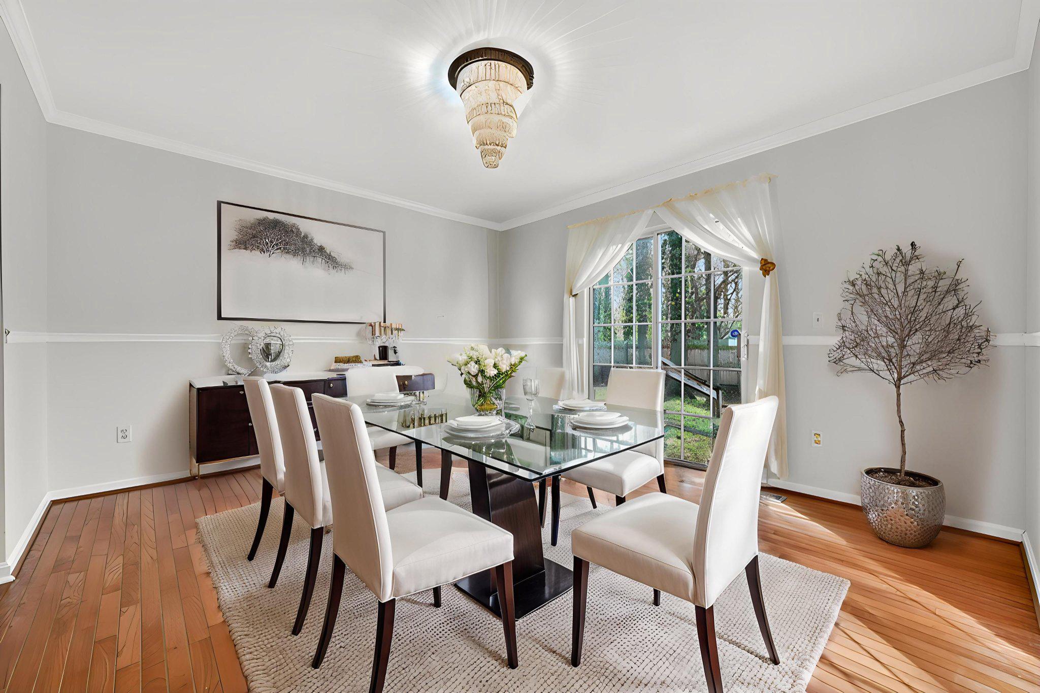 111 Janwall Street Annapolis, MD 21403 - Photo 6 of 50 Dining space with natural light. Digital Staging.