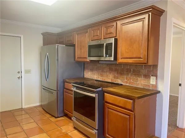 $325,000 | 7879 Chestnut Road, Beeville, TX 78102