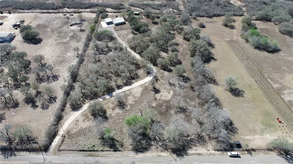 $325,000 | 7879 Chestnut Road, Beeville, TX 78102