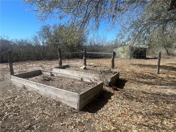 $325,000 | 7879 Chestnut Road, Beeville, TX 78102