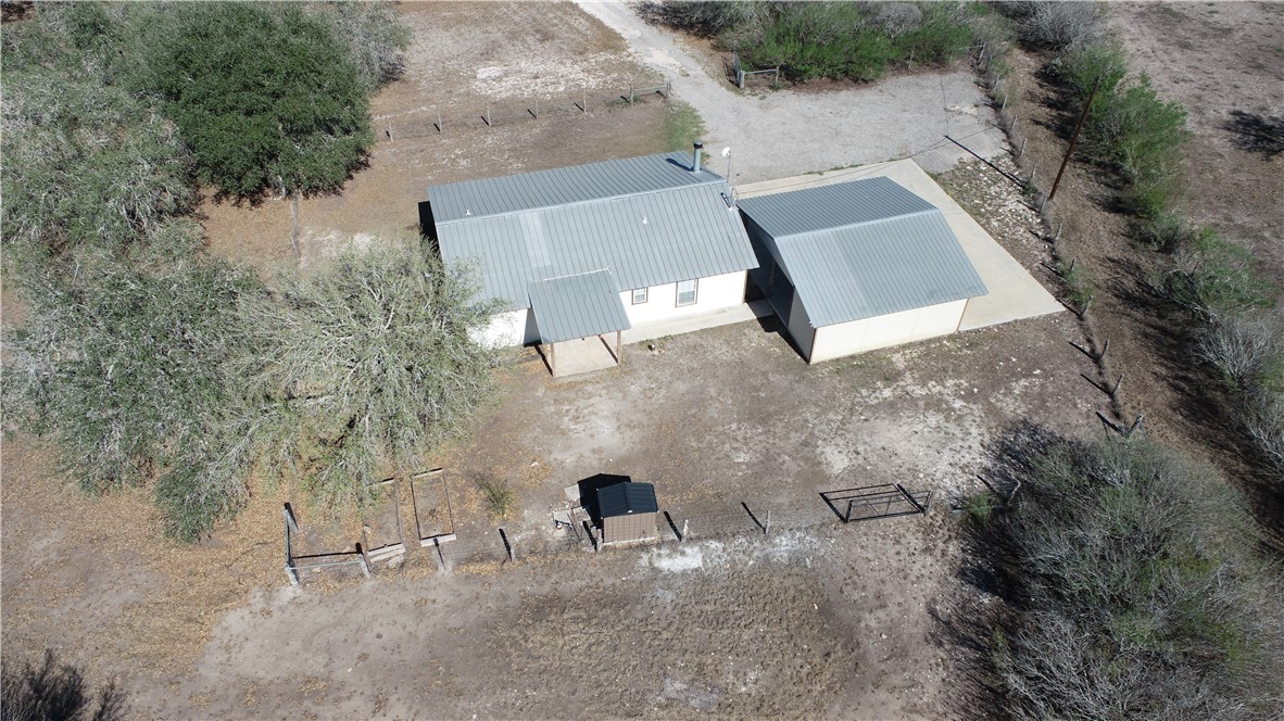 7879 Chestnut Road Beeville, TX 78102 - Photo 38 of 40