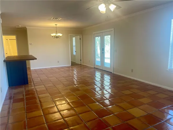 $325,000 | 7879 Chestnut Road, Beeville, TX 78102