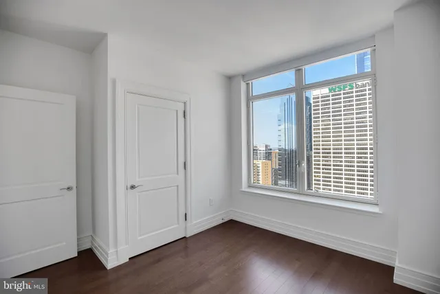 $2,999,995 | 130 South 18th Street, Unit 2801, Philadelphia, PA 19103